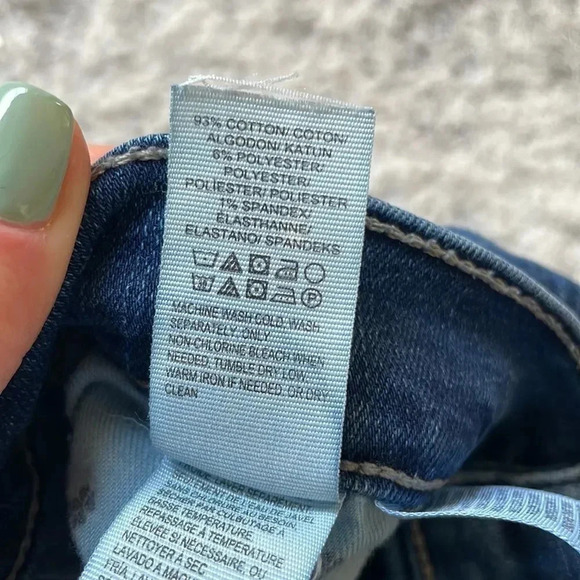 Lucky Brand Ripped  Jeans - Picture 7 of 13